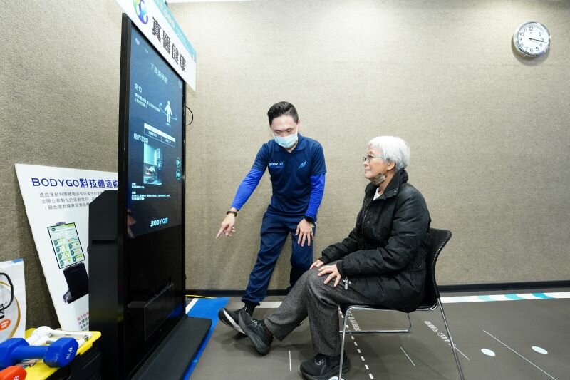透過科技達到活躍老化，是新的發展趨勢。（圖片來源/侒可傳媒）