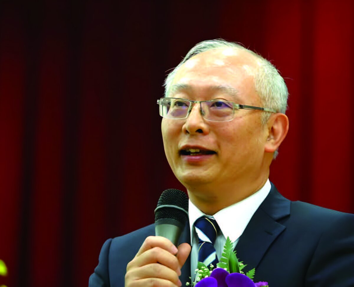高雄市衛生局局長黃志中