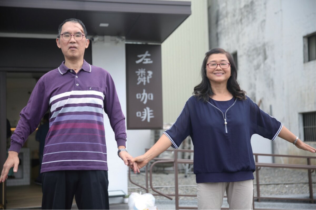 秀家人體系開創左鄰咖啡館的創新服務，日 照中心長輩也可以提供咖啡服務。