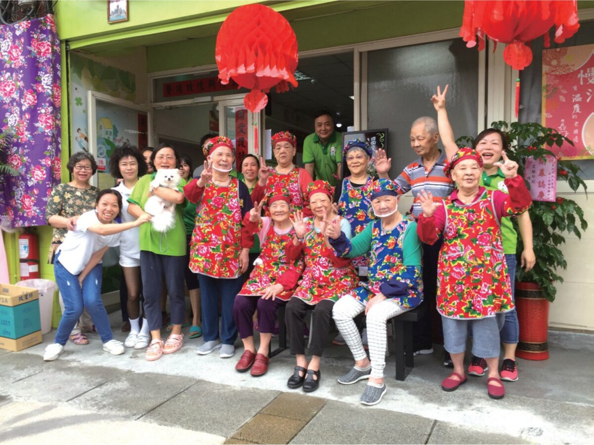 慈安曾讓住民長者經營「慢漫等金久咖啡」，長輩都很開心有所貢獻。(圖片來源/蔡淑芬)