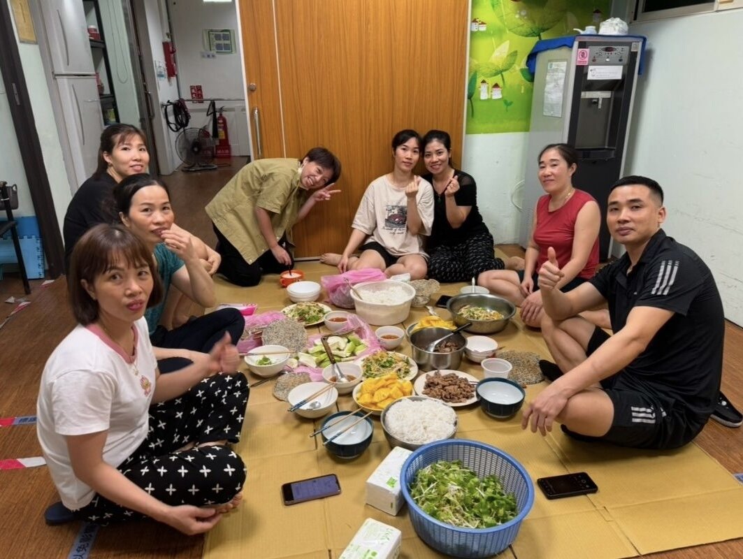 台北市慈安老人長期照顧中心8名外籍看護來自同一家族，相處融洽。(圖片來源/台北市慈安老人長期照顧中心)