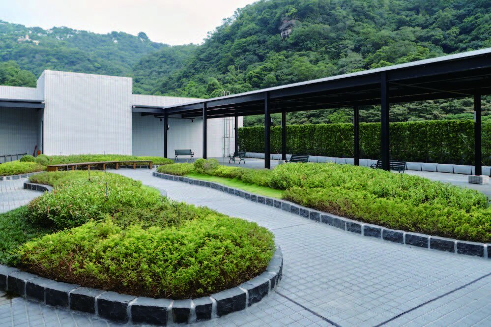 詠馨屋頂設置空中花園，提供住民親近自然的戶外活動空間。(圖片來源／詠馨長照社團法人)
