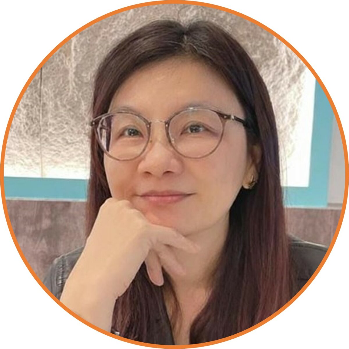 高雄醫學大學口腔衛生學系教授黃曉靈