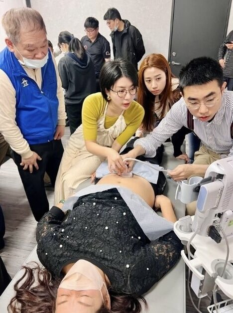 方婕國際開發帶狀式、主題式訓練模組，針對肩膀、腹部等不同部位分別開班教學。(圖片來源/方婕國際)