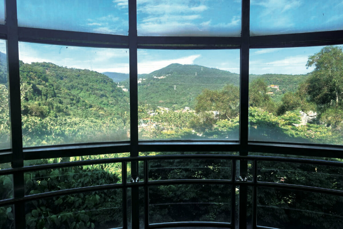位在陽明山的至善老人安養護中心，處處有山景，環境清幽。（攝影/王雪玲）