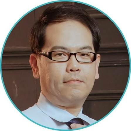 作者蘇信昌為暐淩居家物理治療所所長，專長為居家物理治療、神經物理治療與老人物理治療，為長期照顧貢獻心力
