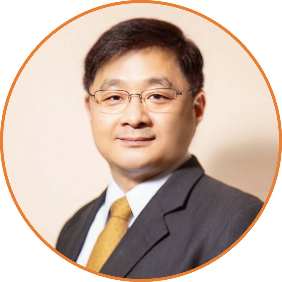  輔醫社醫部主任洪啓峯