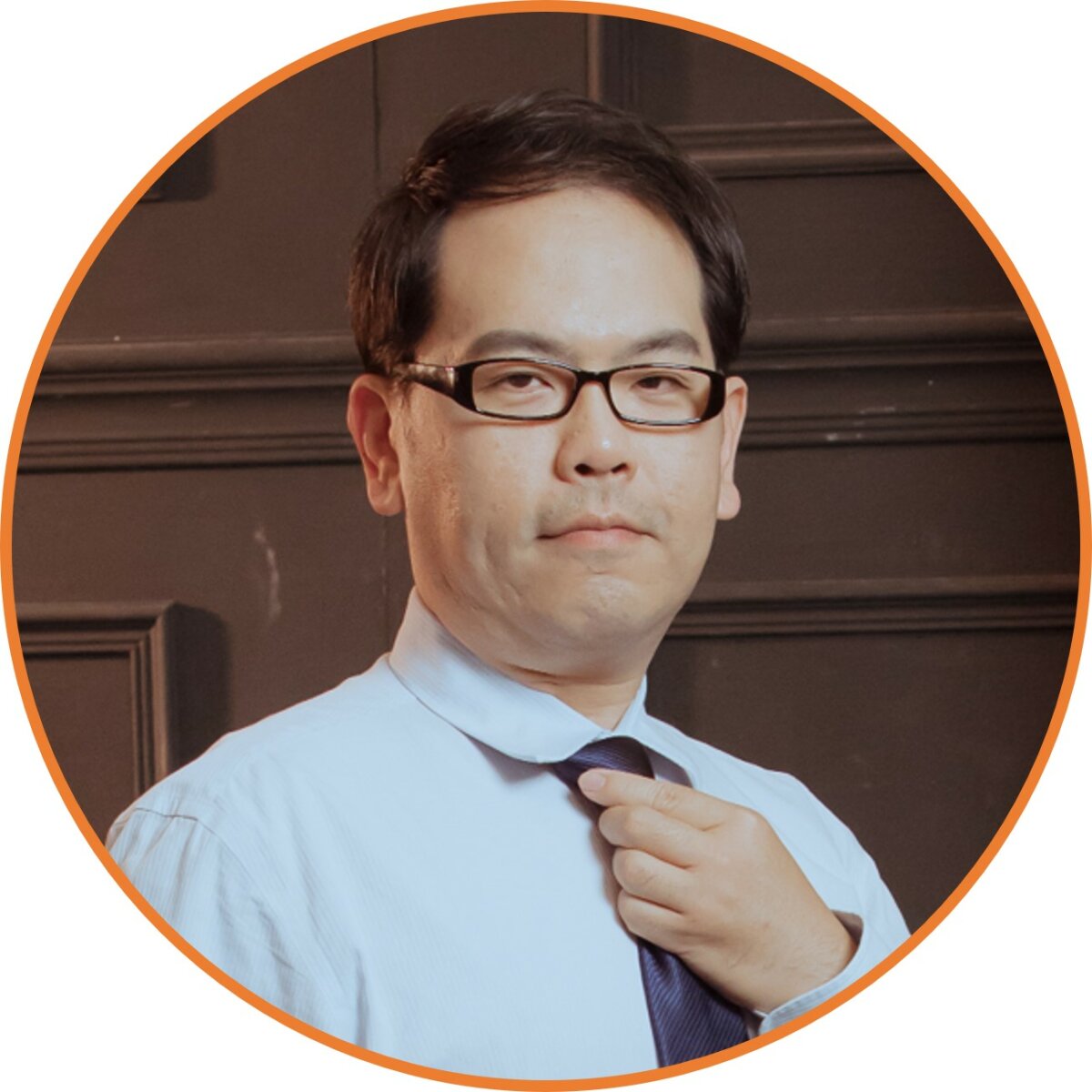 作者蘇信昌為暐淩居家物理治療所所長，專長為居家物理治療、神經物理治療與老人物理治療，為長期照顧貢獻心力
