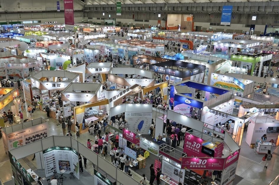 台北國際照顧博覽會從政策推動、服務創新到科技應用，勾勒出台灣照顧產業的未來藍圖，明年展會預計將於10月1日至3日在南港展覽館1館舉辦。(圖片來源/侒可傳媒)