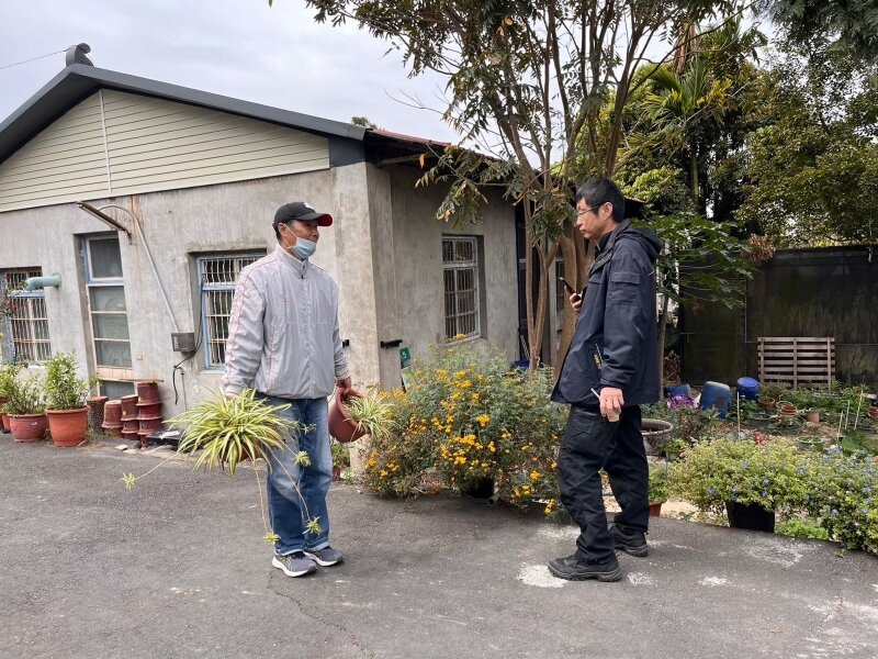 麻園的菜園將長輩日常生活工具與健康促進概念結合的方法，達到長輩肌力訓練的效果。(圖片來源/農村發展及水土保持署南投分署)
