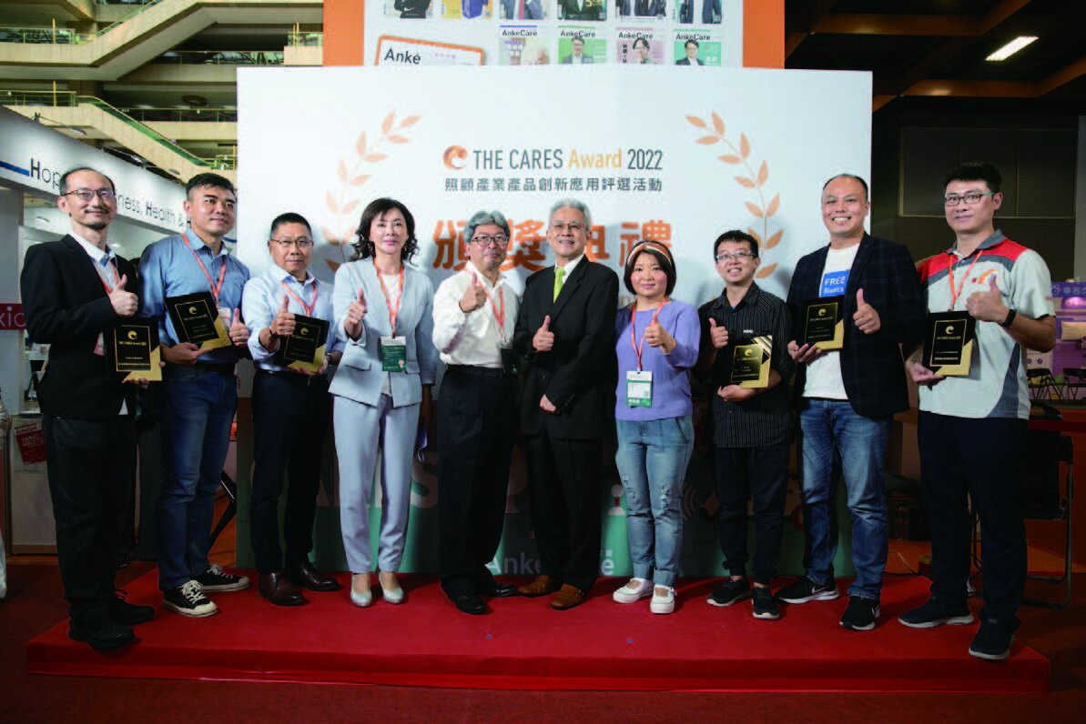 邁入第2屆「Cares Award 」頒獎典禮上，侒可傳媒執行長李正雄致詞分享希望能夠跟國際接軌，讓國際的一流的服務或產品引進台灣，跟台灣業者交流。(攝影/洪永彬)