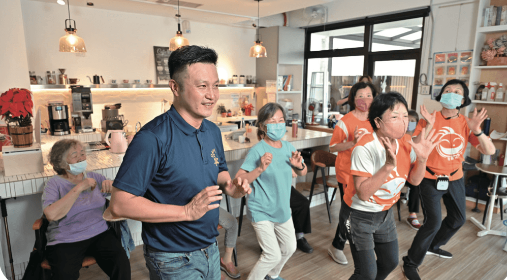 邱暉智返鄉服務，希望能提供完善優質的長照服務。(攝影/劉國泰)