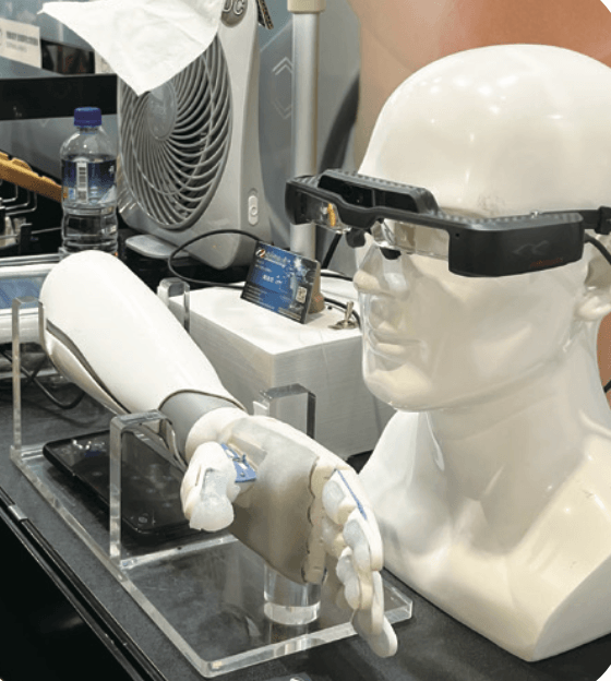 南臺科大研發「AR 智慧眼鏡之輔助義肢」獲選 2022 未來科技獎，將持續深耕。(攝影/歐芯萌)