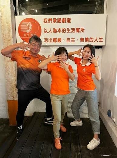 強生不倒翁品牌總監郭健中醫師（左）、強生寓所創辦人李巧彥（中）、強生寓所所長陳怡玫（右）（攝影／歐芯萌）