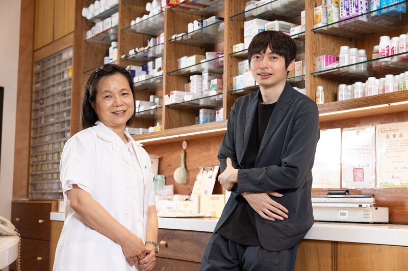 廖昱喬和蕭秀惠攜手合作，將藥局和長照妥善的融合。(攝影/王永村)
