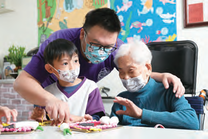 推行老幼共融有許多眉角，經營者、機構長者、孩子、老師與家長都需要彼此了解，才能往「老幼共榮」邁進。（攝影／劉國泰）