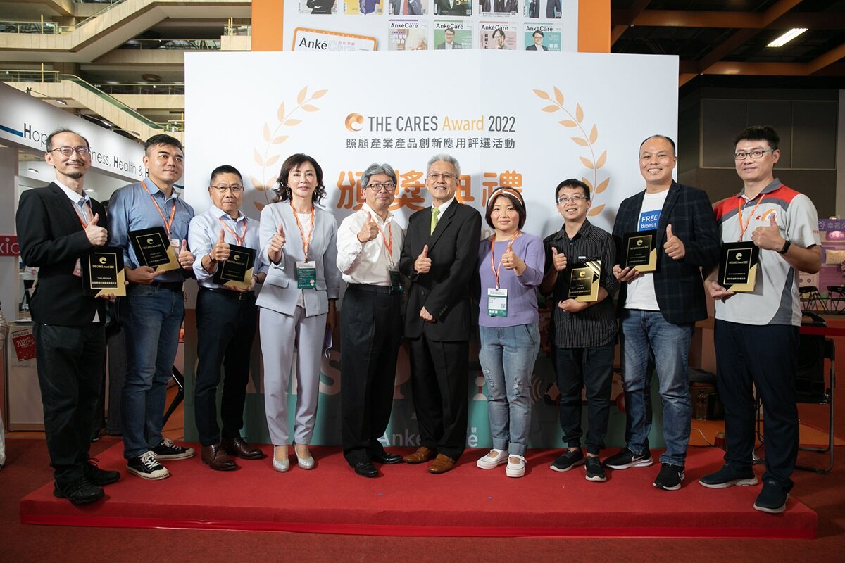 邁入第2屆「Cares Award 」頒獎典禮上，侒可傳媒執行長李正雄致詞分享希望能夠跟國際接軌，讓國際的一流的服務或產品引進台灣，跟台灣業者交流。(攝影/洪永彬)
