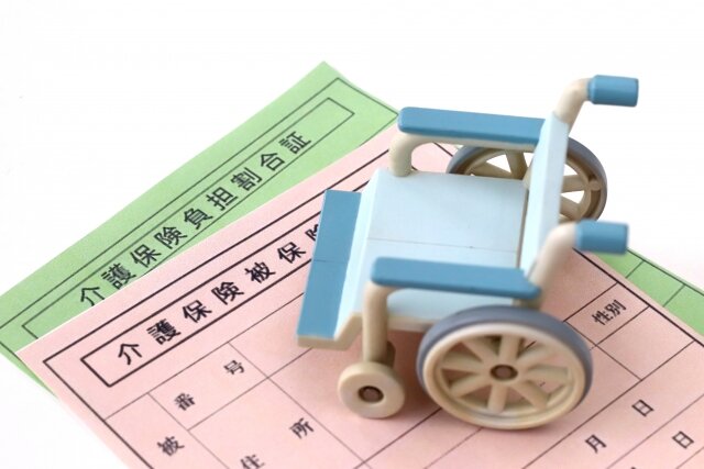 日本的高齡人口持續增加，輔具與介護服務需求也不斷擴大，但需求成長並不等於業者必然獲利。(圖片來源/photoAC)