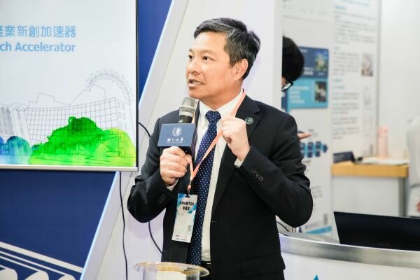 輔仁大學校長藍易振