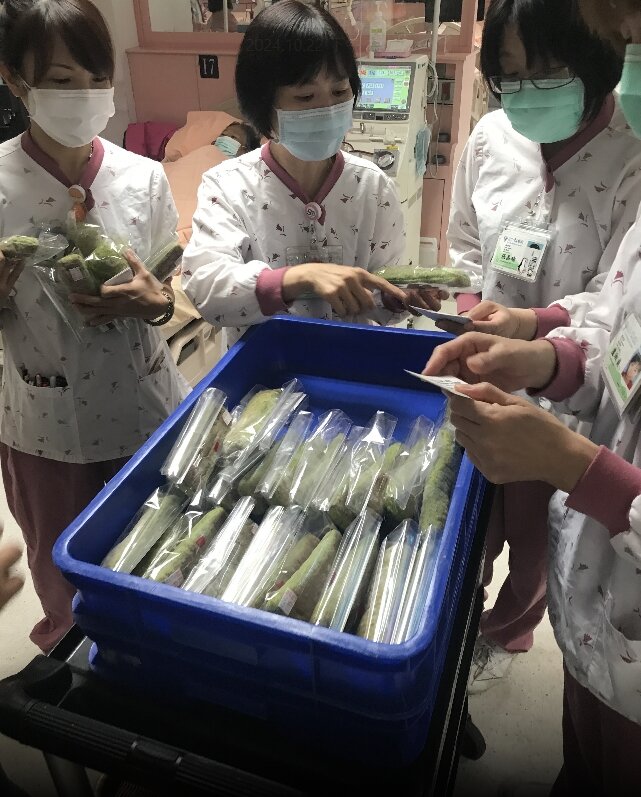 奇美醫院在洗腎室提供磷鉀友善麵包給病患。(圖片來源/奇美醫院)