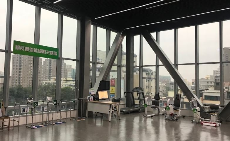 智慧照護首選 友達頤康「智慧銀髮賦能方案」