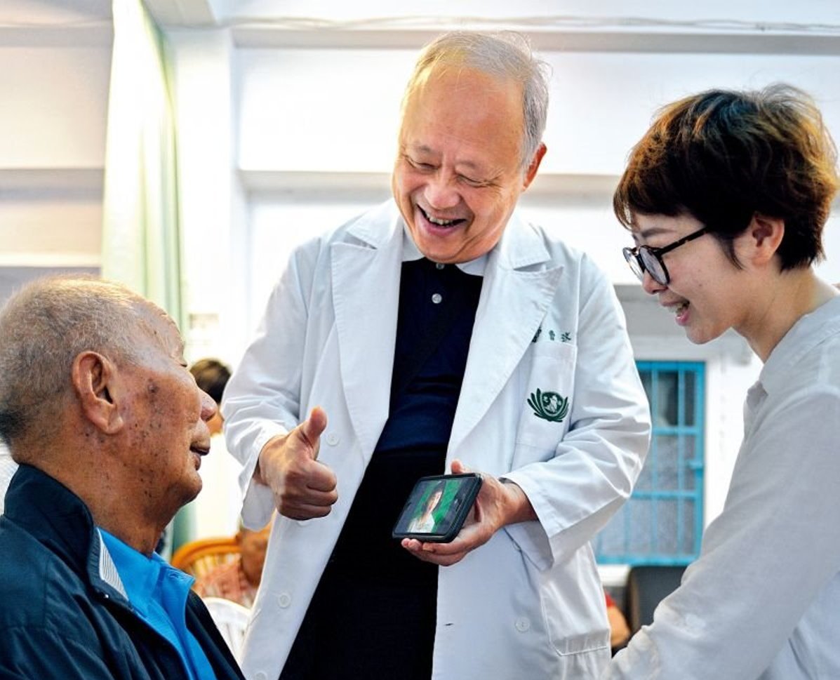 失智症權威73歲潮玩網路 「曹爸」曹汶龍人生無限速