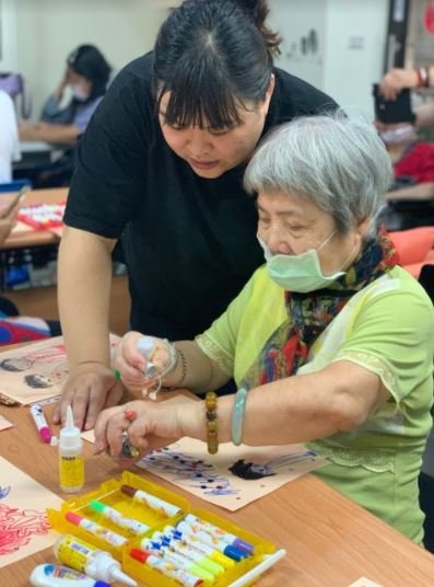 社區醫療 - 創新長照雜誌