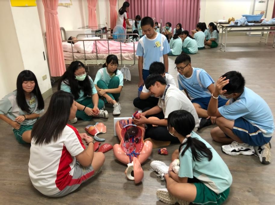 照顧服務科 - 創新照顧雜誌