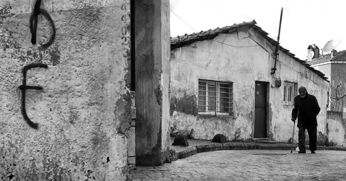 【盧致宏專欄】孤獨死：台灣高齡時代下的「被看見缺位」